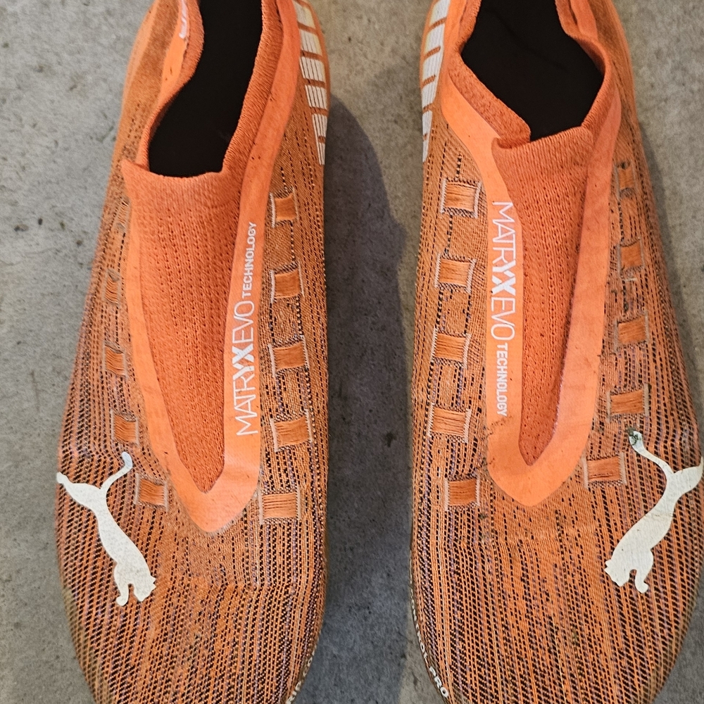 Soccer shoes , PUMA size 8, good condition